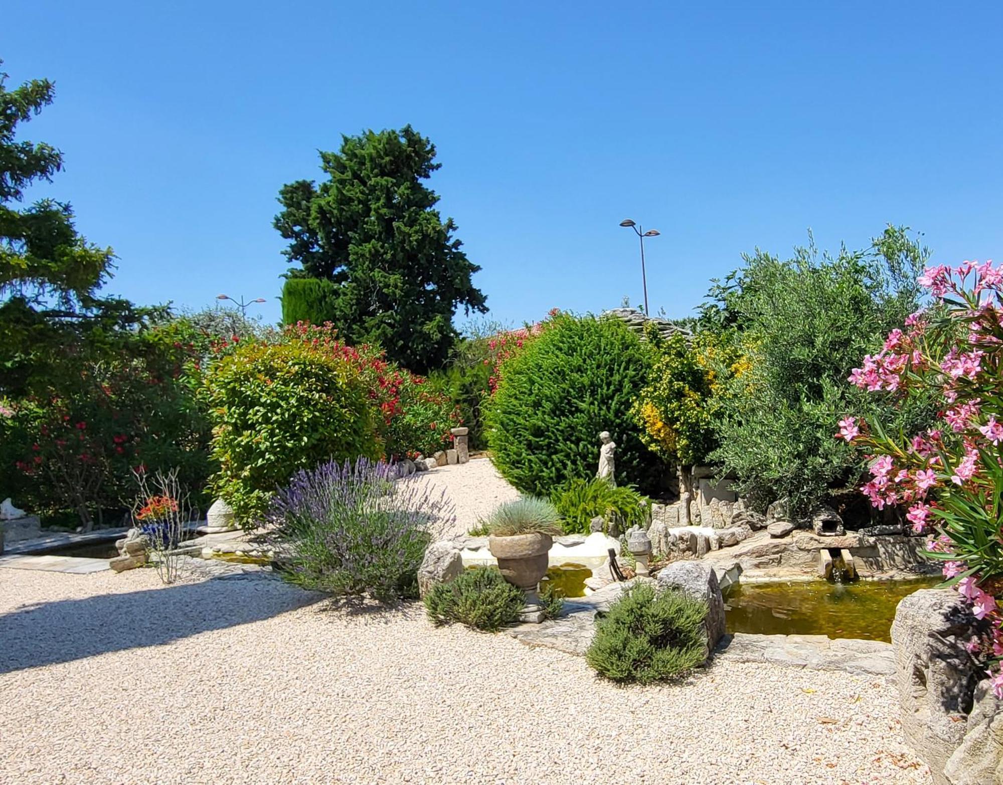 "La Massette Du Cheval Blanc" Villa De Caractere En Pierre LʼIsle-sur-la-Sorgue Buitenkant foto